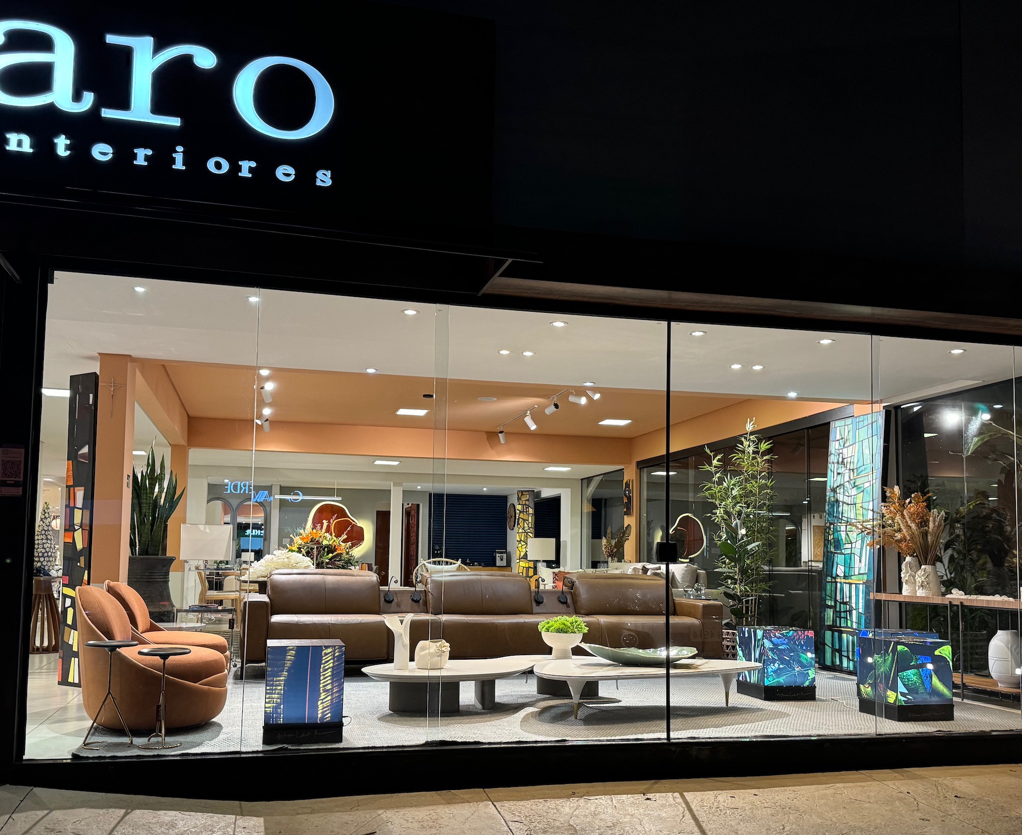 Art at Zaro by Silvana LaCreta Ravena